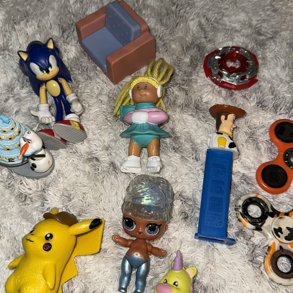 Assorted Kids Toys paw patrol, Pokémon, cabbage patch, Luigi,sonic,spinners - Picture 4 of 5